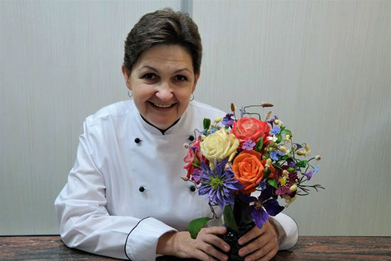 Profesoara Marinela Mureşan din Beclean va preda la academia celui mai bine plătit cofetar